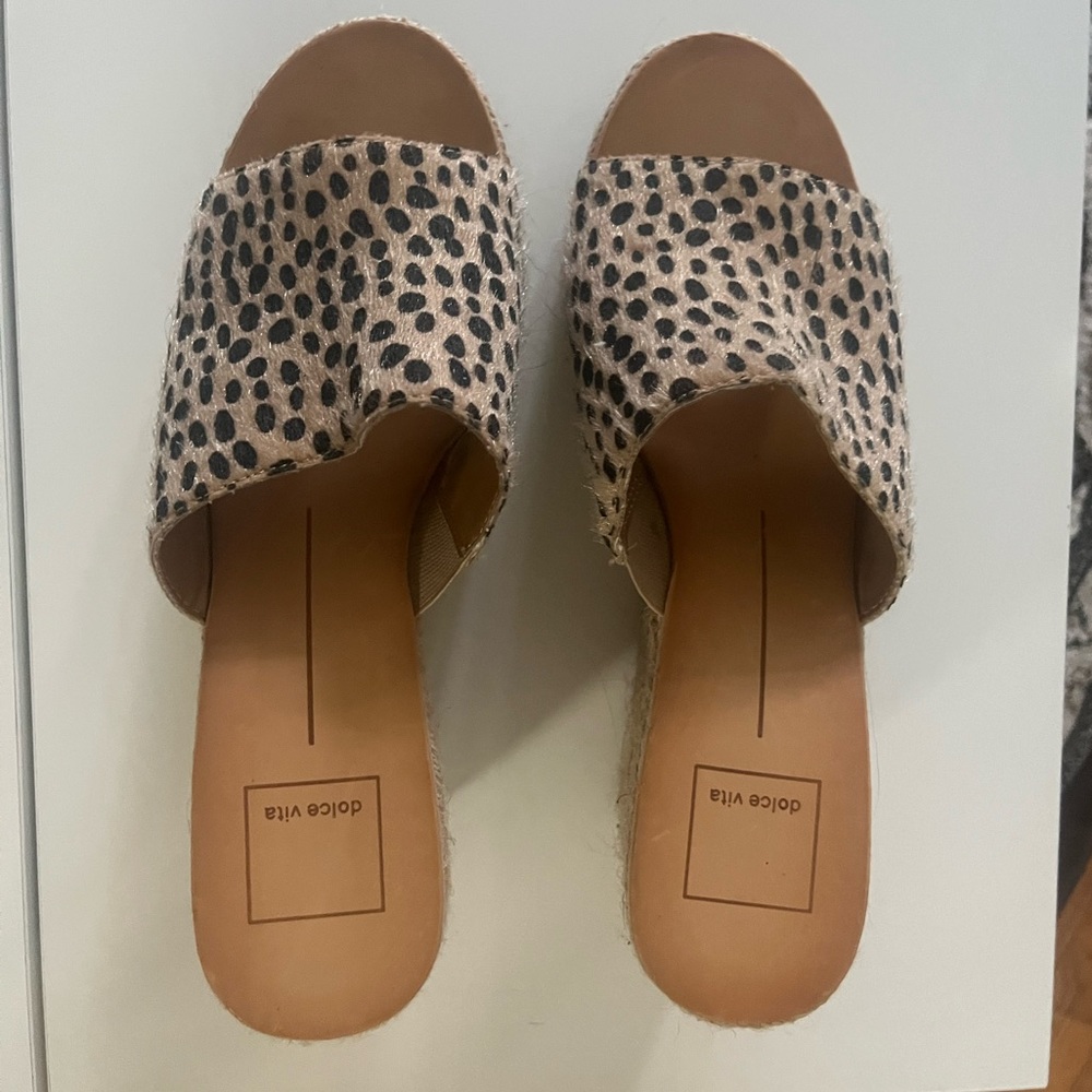 leopard print dolce vita wedge sandals size 7 womens